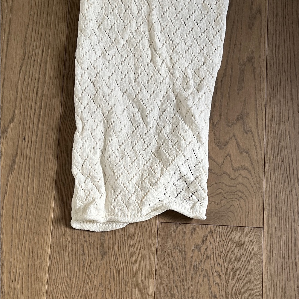 Dynamite Open Knit V-Neck Max - Picture 6 of 9